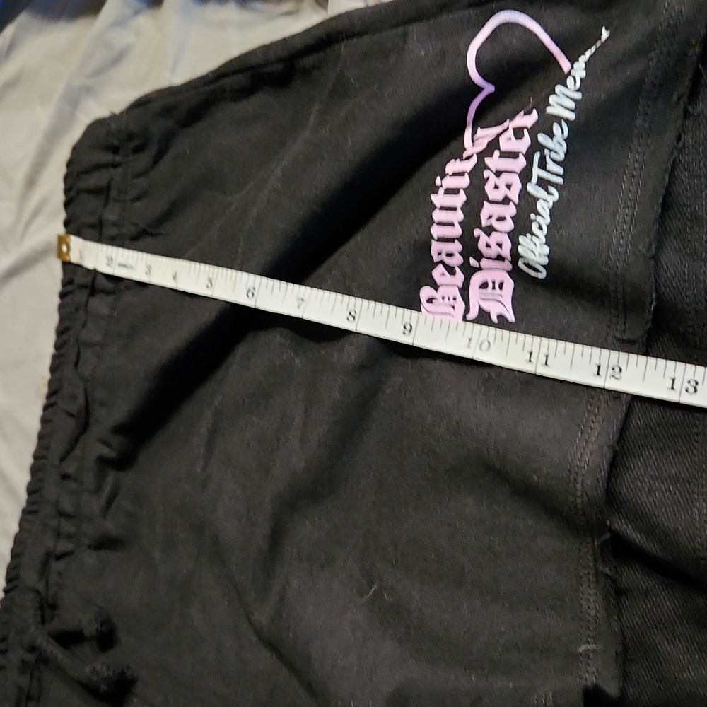 Beautiful Disaster Shorts - Picture 6 of 6